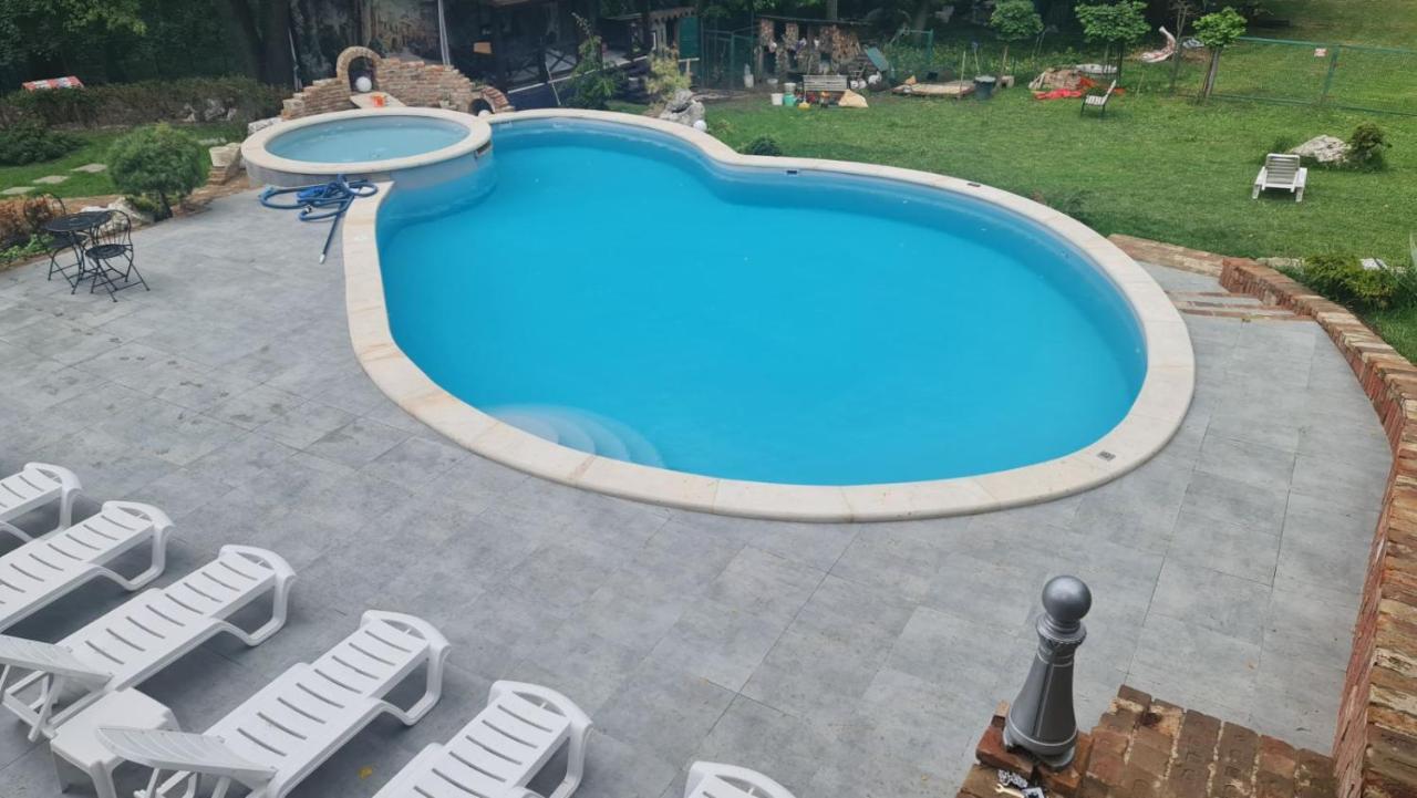 Panorama Hotel & Spa Černivci Esterno foto