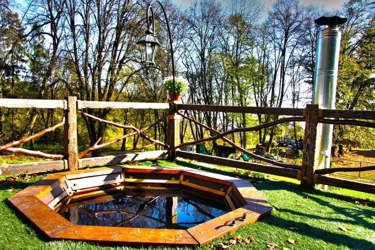 Panorama Hotel & Spa Černivci Esterno foto