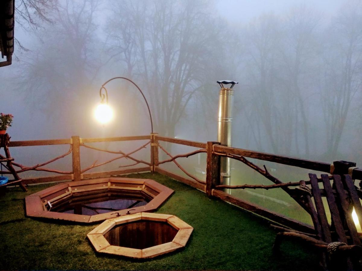 Panorama Hotel & Spa Černivci Esterno foto
