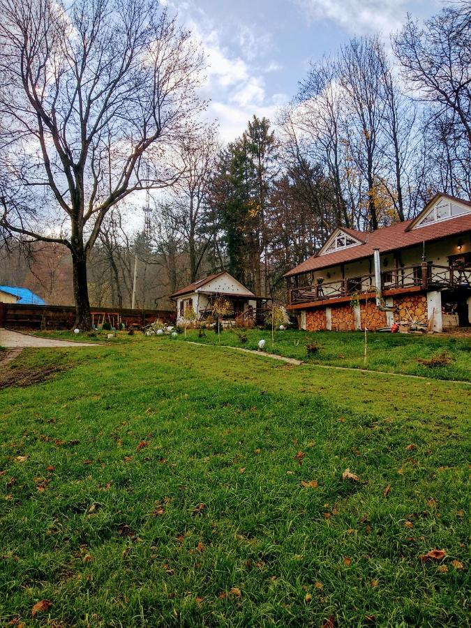 Panorama Hotel & Spa Černivci Esterno foto